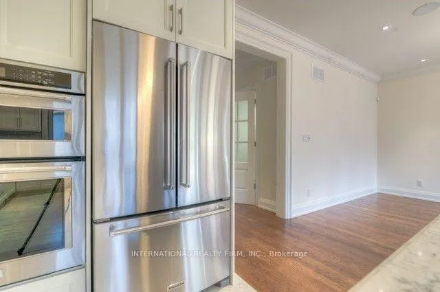 Photo 9 of 33 Cloverhill Road, Etobicoke, Stonegate-Queensway — HOMEH