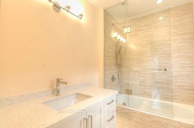 Photo 16 of 33 Cloverhill Road, Etobicoke, Stonegate-Queensway — HOMEH