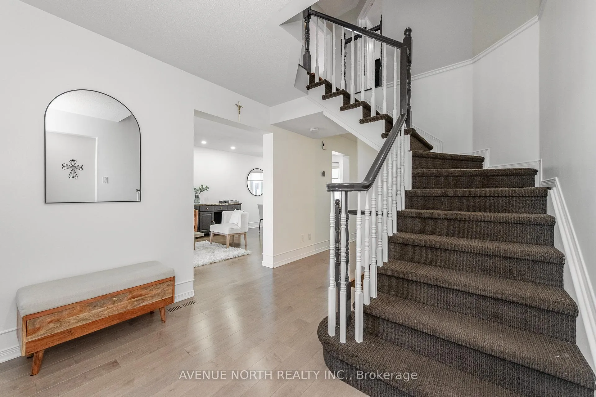 Photo 3 of 3028 Courtyard Crescent, Ottawa, Upper Hunt Club — HOMEH