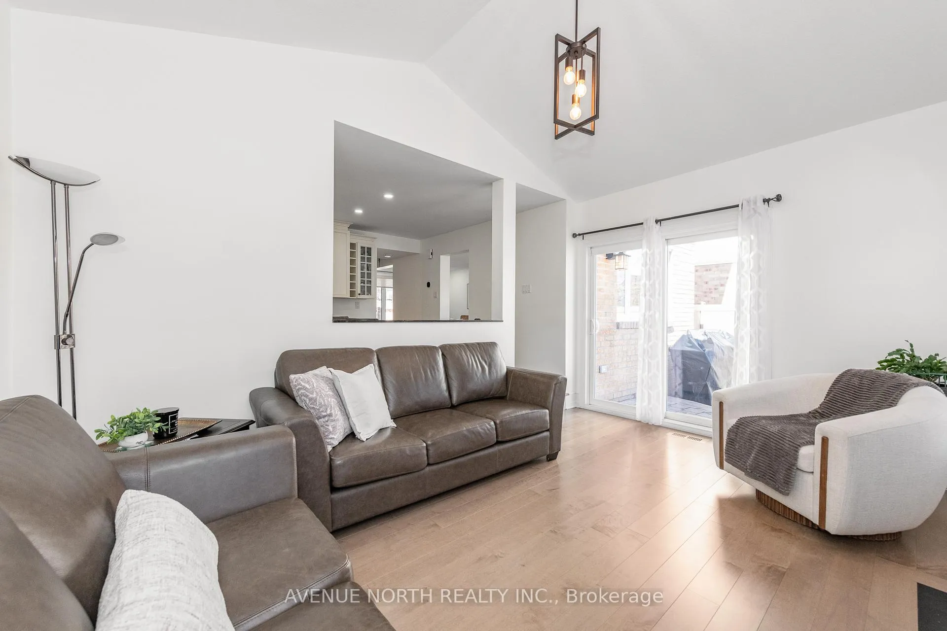 Photo 16 of 3028 Courtyard Crescent, Ottawa, Upper Hunt Club — HOMEH