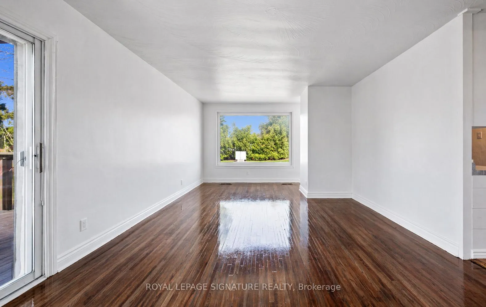 Photo 4 of 1003 Wardman Crescent, Whitby, Williamsburg — HOMEH