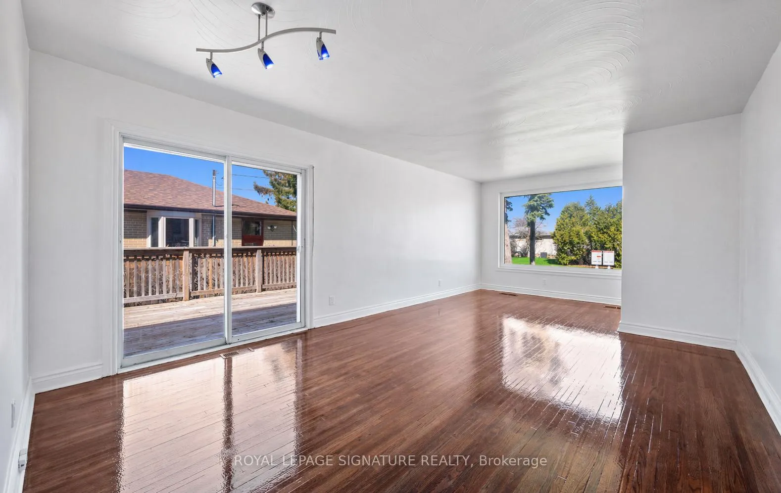Photo 5 of 1003 Wardman Crescent, Whitby, Williamsburg — HOMEH