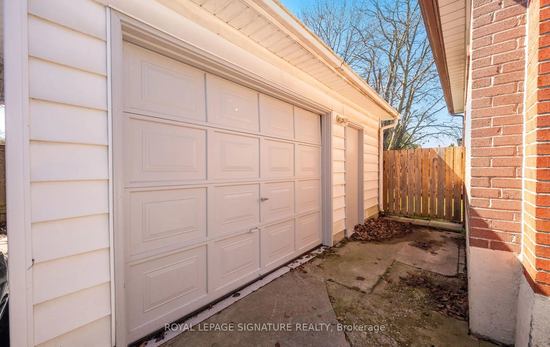 Photo 35 of 1003 Wardman Crescent, Whitby, Williamsburg — HOMEH