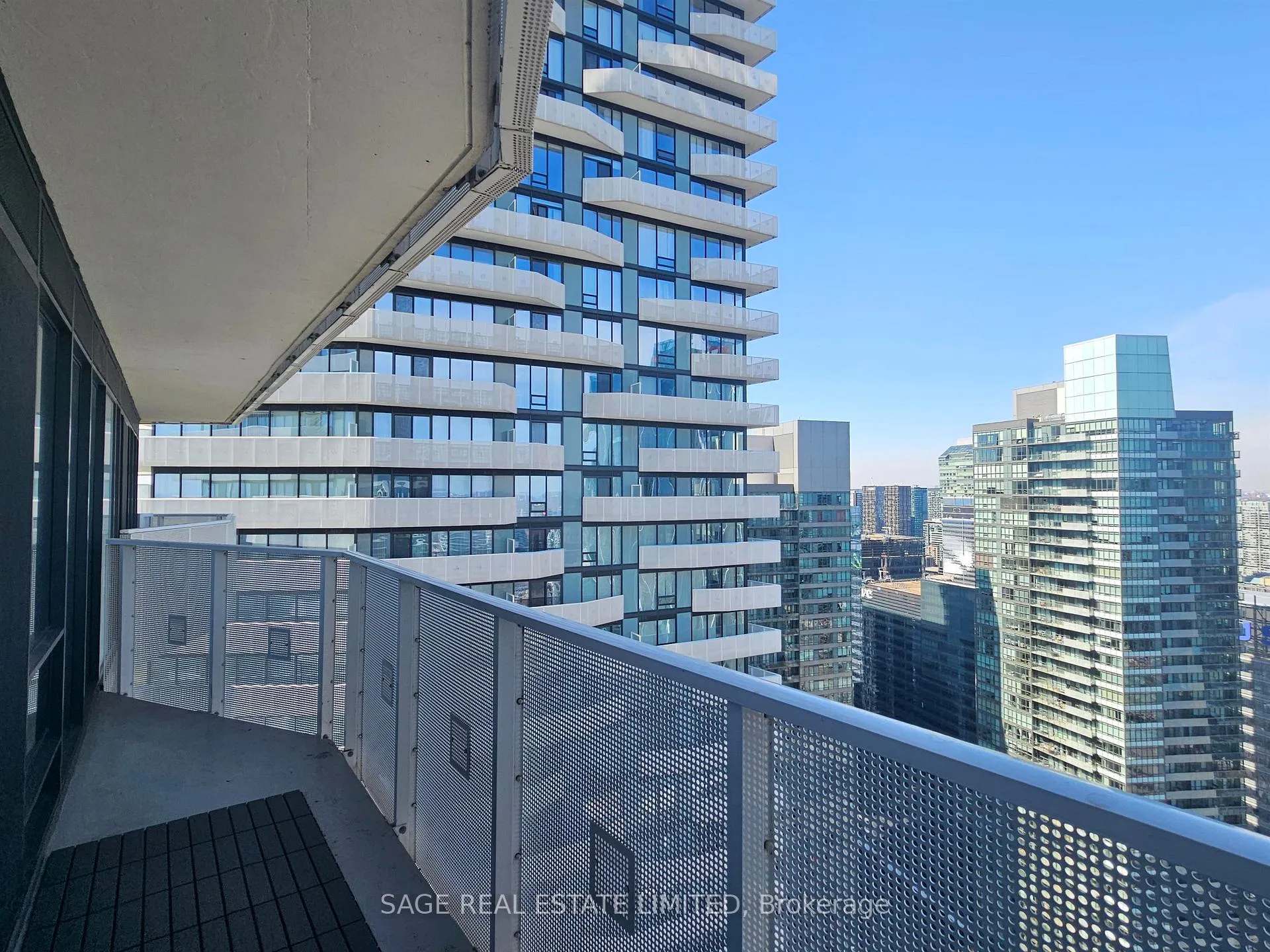 Photo 6 of Unit 5403, 88 Harbour Street, Toronto, Waterfront Communities — HOMEH