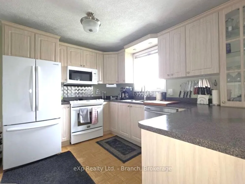Photo 10 of 17 Gauthier Street, Kapuskasing — HOMEH