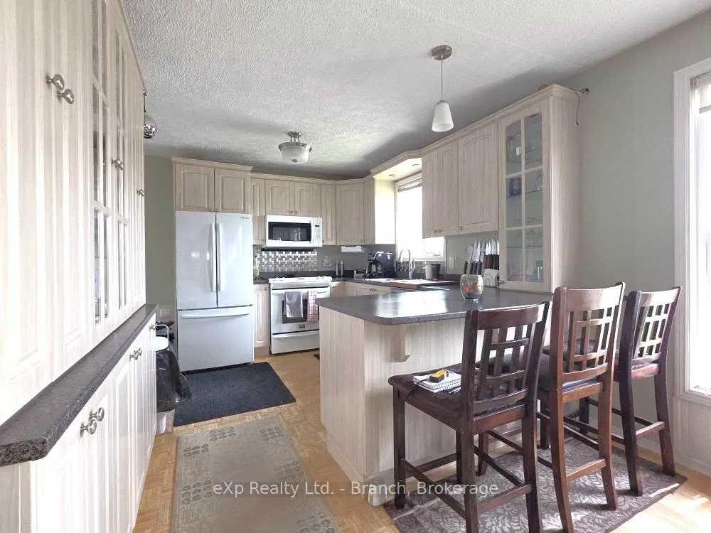 Photo 12 of 17 Gauthier Street, Kapuskasing — HOMEH