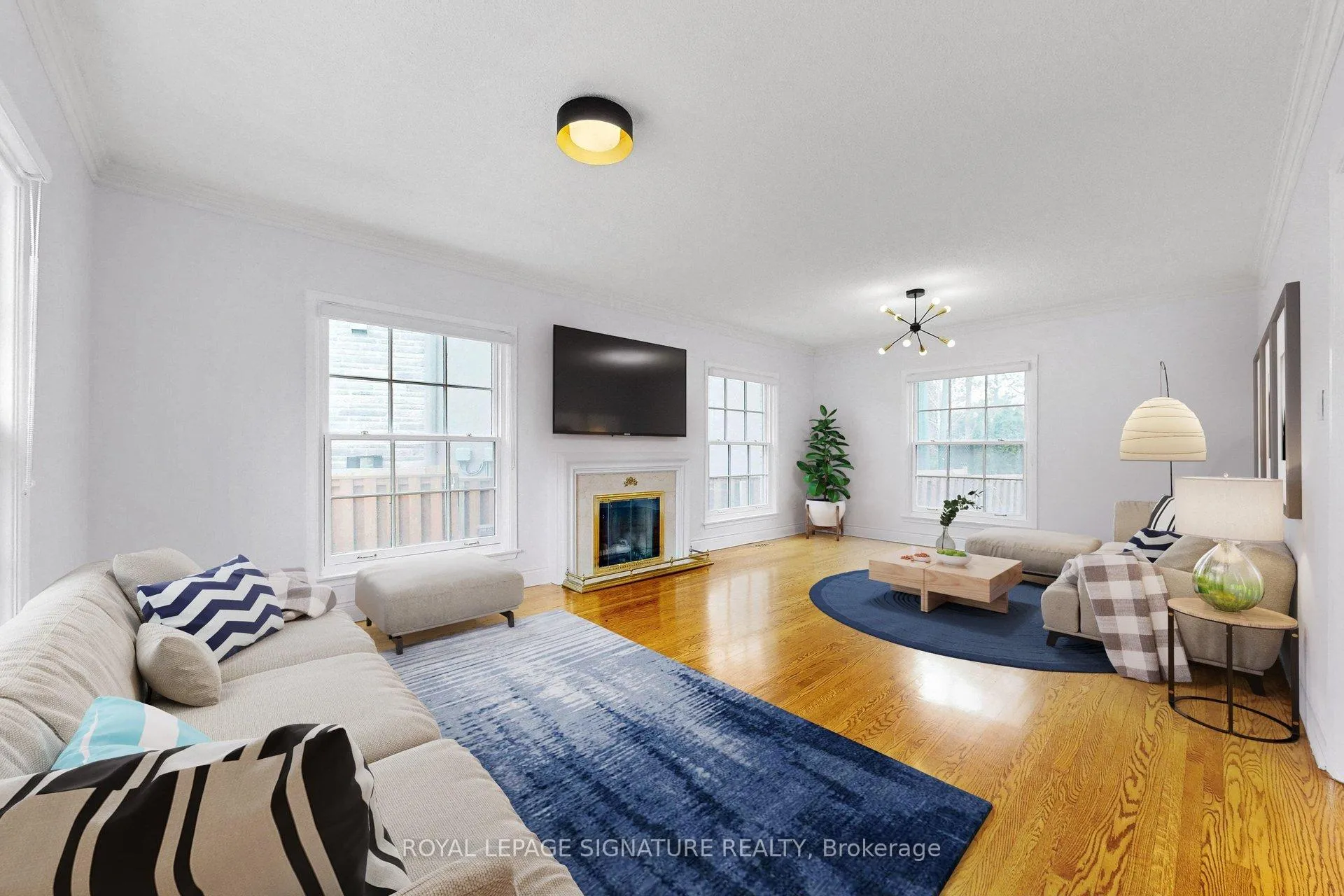 Photo 6 of 24 Laureleaf Road, Markham, Bayview Glen — HOMEH