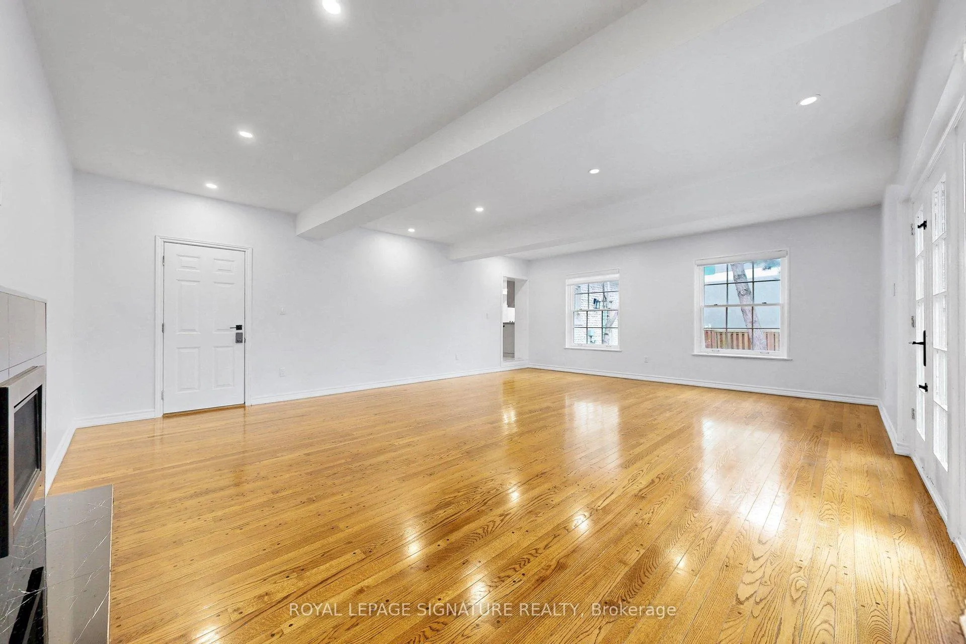 Photo 13 of 24 Laureleaf Road, Markham, Bayview Glen — HOMEH