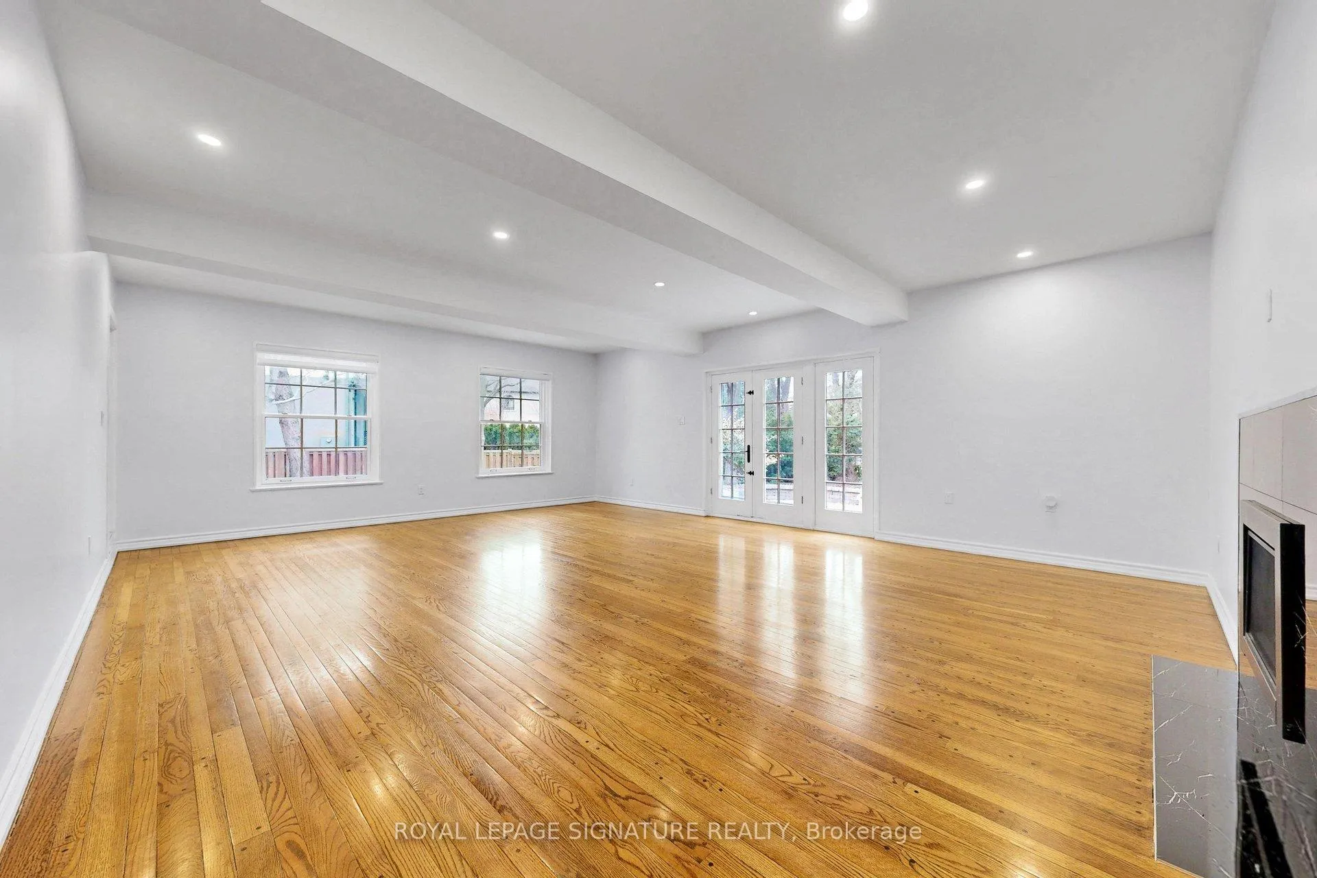 Photo 14 of 24 Laureleaf Road, Markham, Bayview Glen — HOMEH