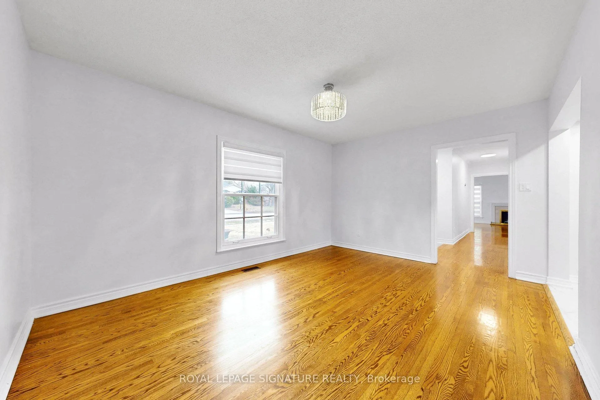 Photo 20 of 24 Laureleaf Road, Markham, Bayview Glen — HOMEH