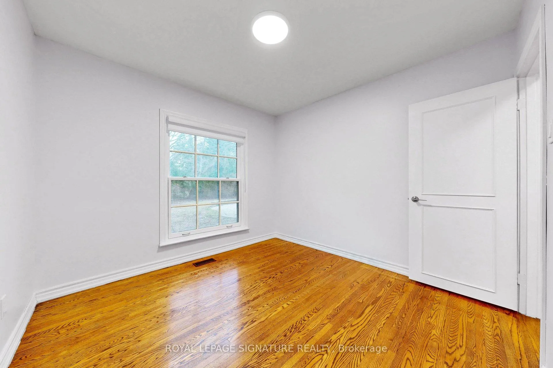 Photo 25 of 24 Laureleaf Road, Markham, Bayview Glen — HOMEH