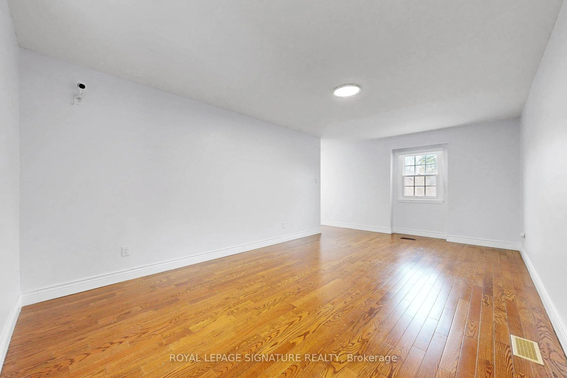 Photo 31 of 24 Laureleaf Road, Markham, Bayview Glen — HOMEH