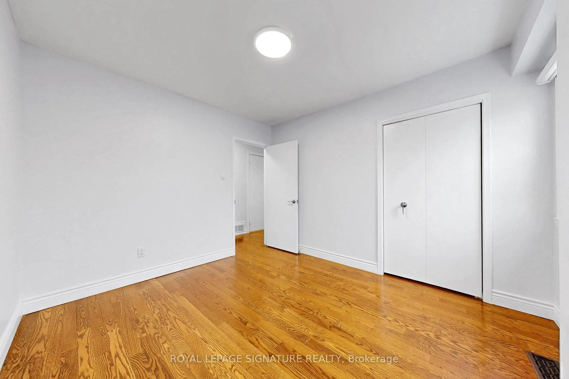 Photo 35 of 24 Laureleaf Road, Markham, Bayview Glen — HOMEH