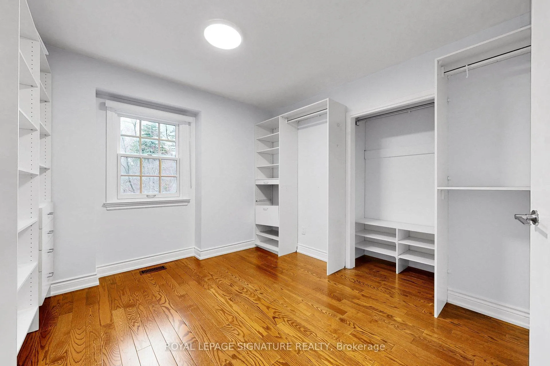 Photo 37 of 24 Laureleaf Road, Markham, Bayview Glen — HOMEH