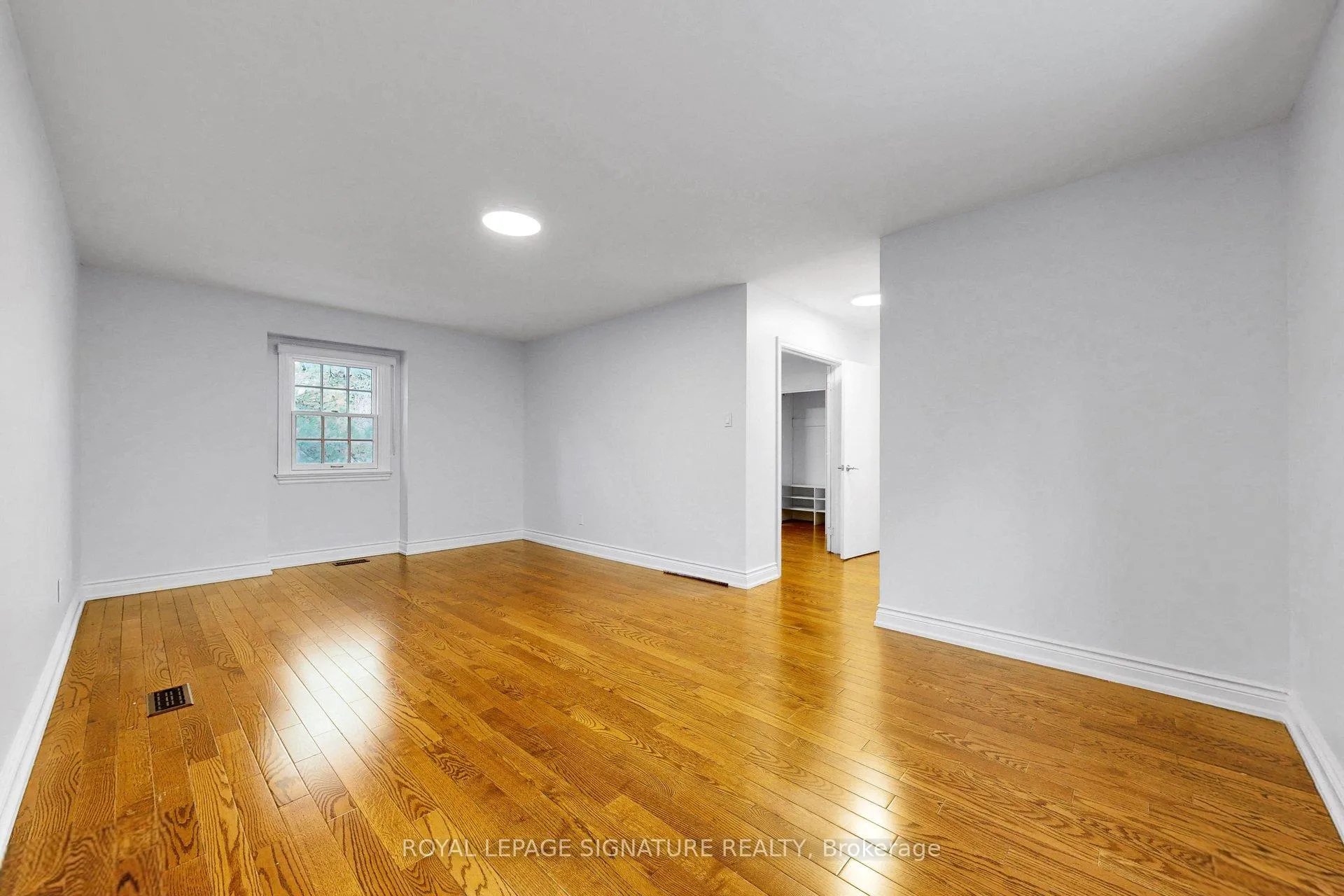 Photo 38 of 24 Laureleaf Road, Markham, Bayview Glen — HOMEH