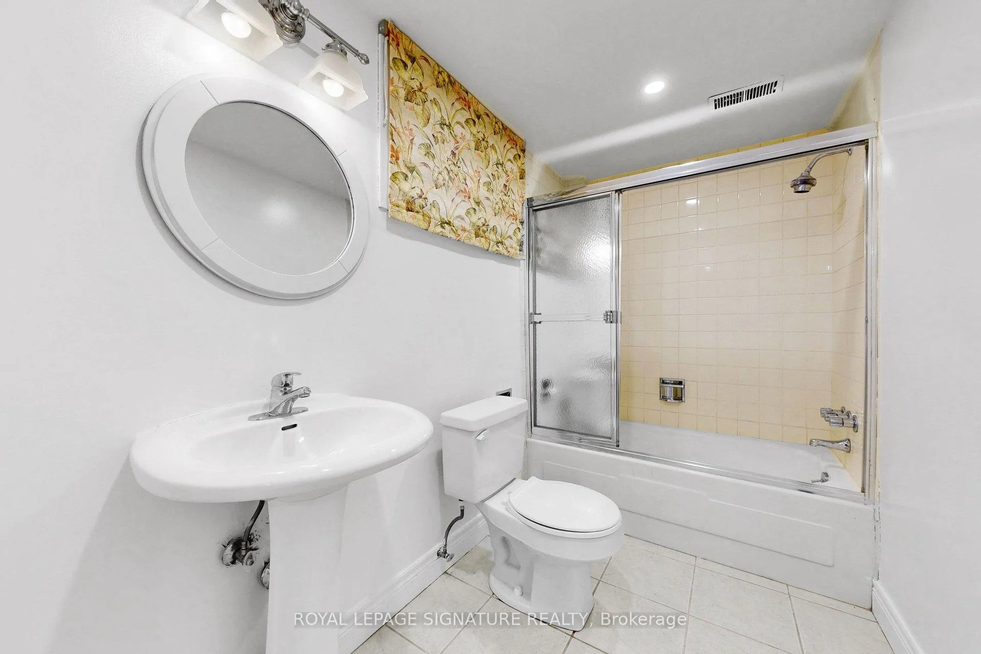 Photo 42 of 24 Laureleaf Road, Markham, Bayview Glen — HOMEH