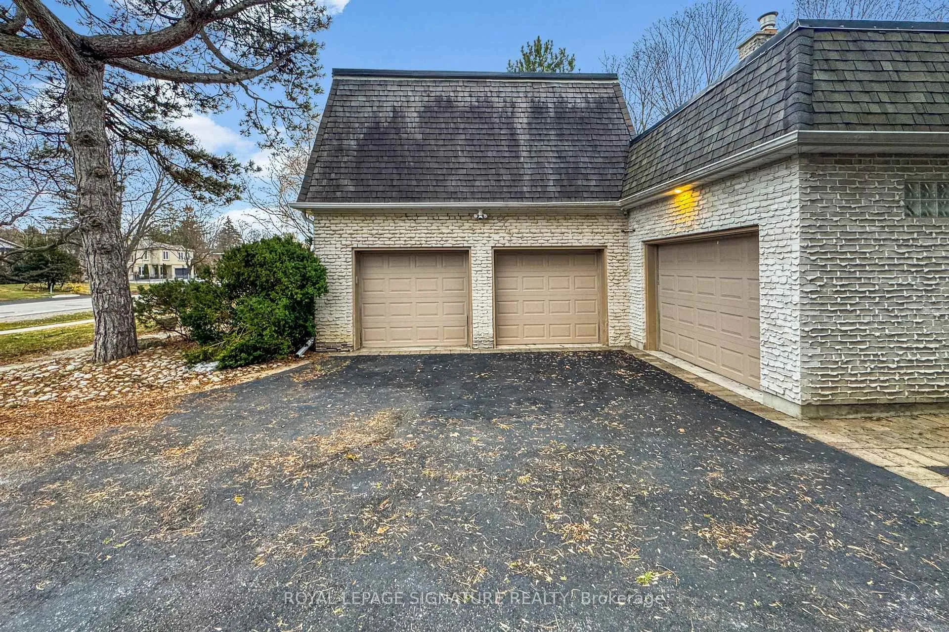 Photo 46 of 24 Laureleaf Road, Markham, Bayview Glen — HOMEH