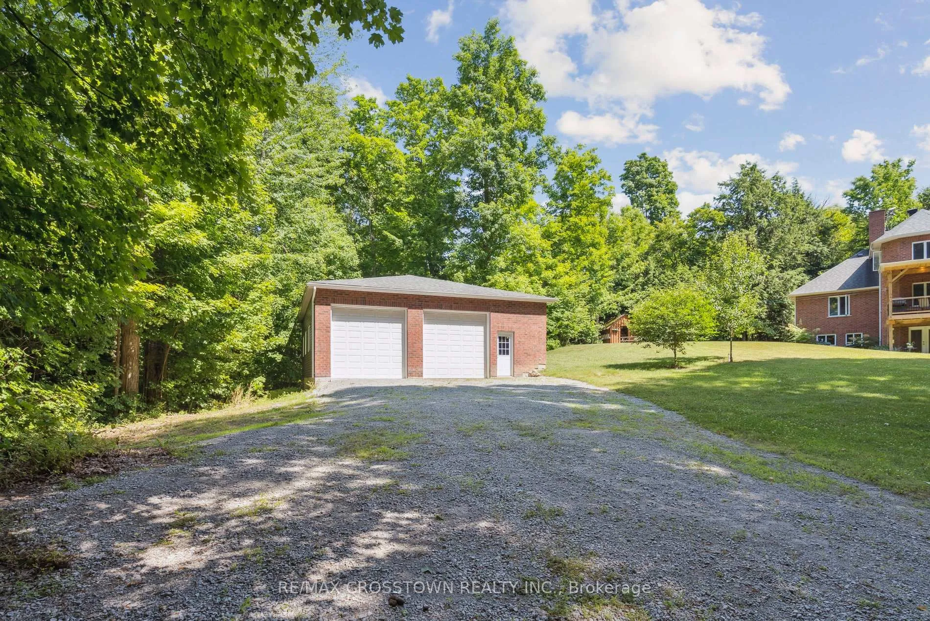 Photo 36 of 19 Gillespie Trail S, Essa, Rural Essa — HOMEH