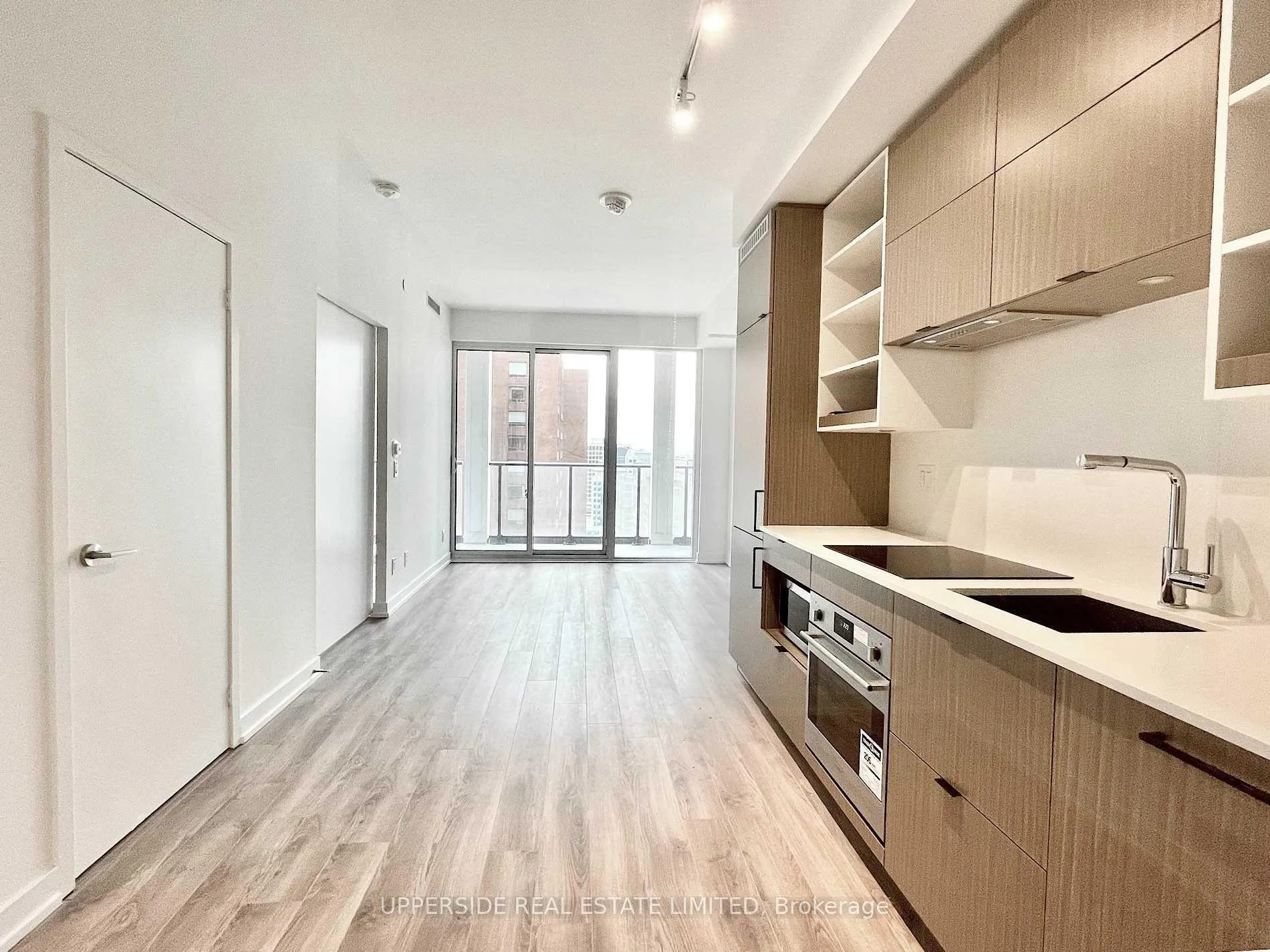 Photo 3 of Unit 1014, 20 Edward Street W, Toronto, Bay Street Corridor — HOMEH