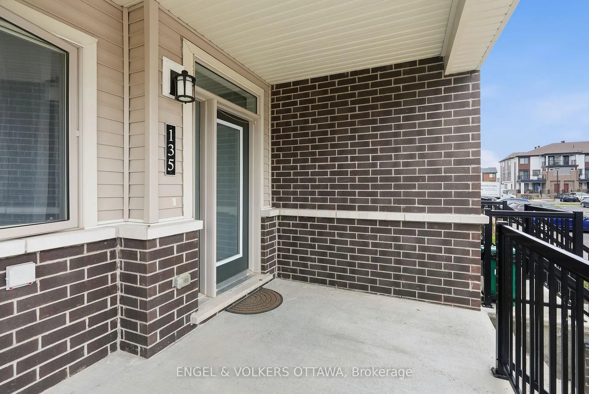 Photo 2 of 135 Anthracite Private, Ottawa, Barrhaven - Heritage Park — HOMEH
