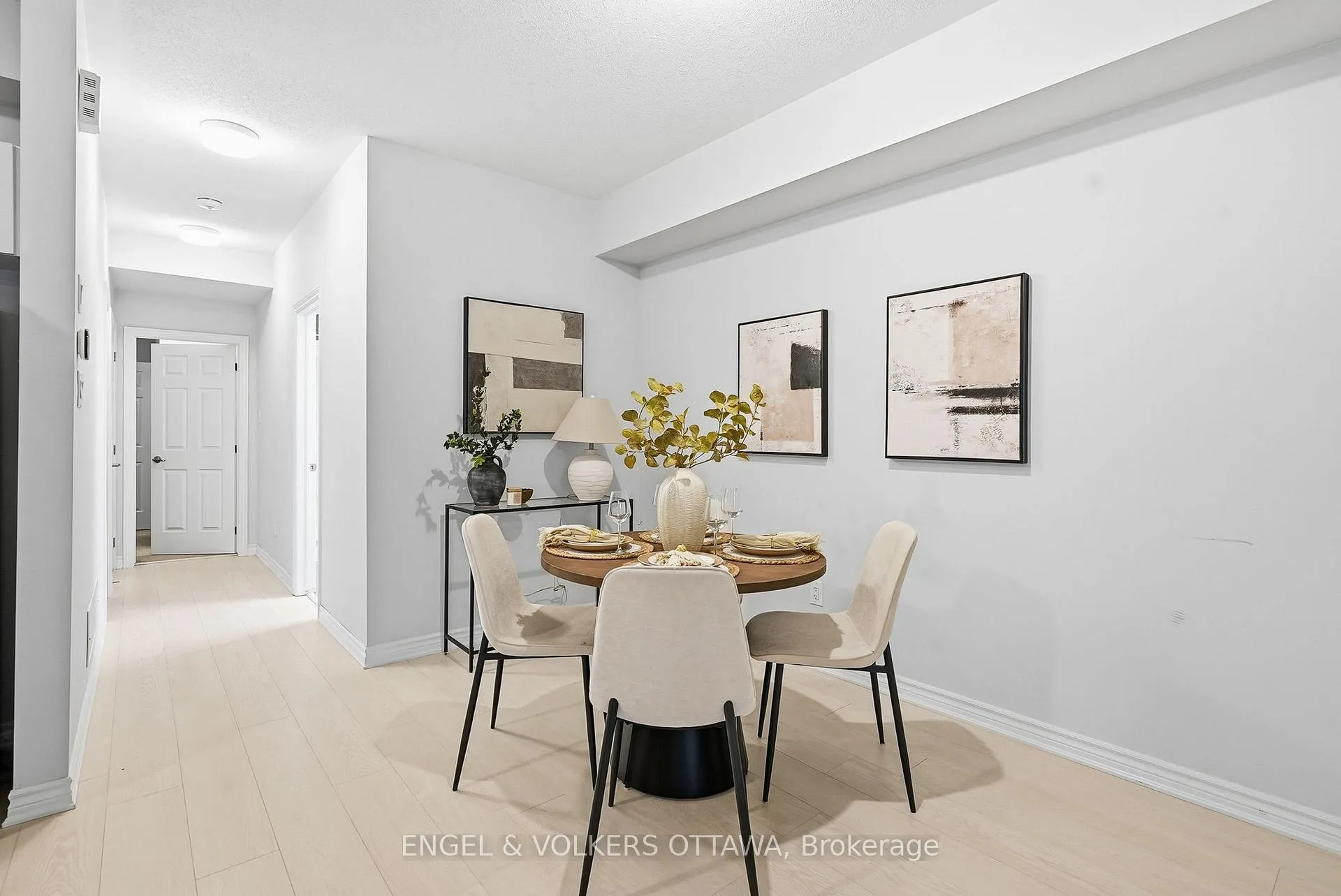 Photo 11 of 135 Anthracite Private, Ottawa, Barrhaven - Heritage Park — HOMEH