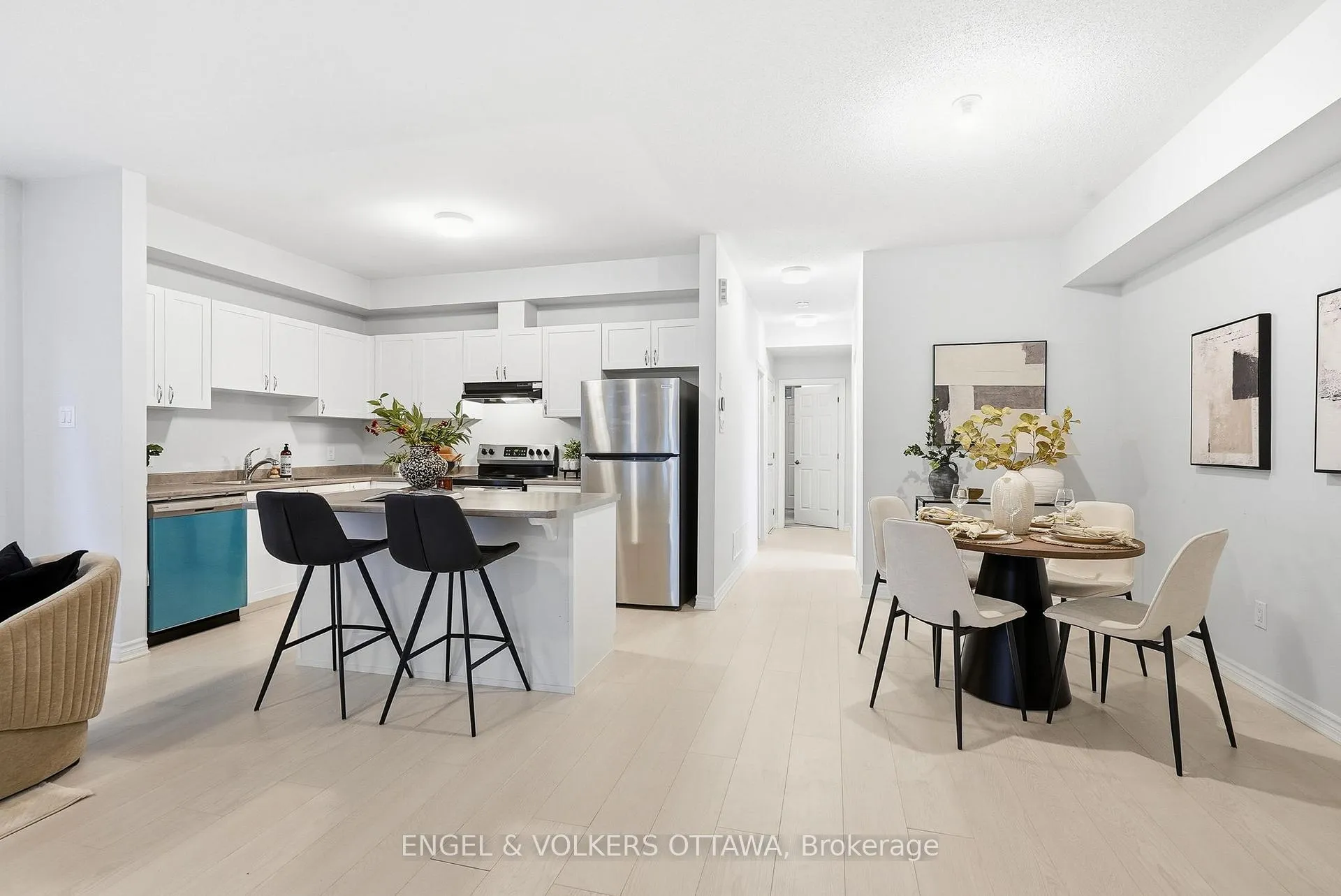 Photo 13 of 135 Anthracite Private, Ottawa, Barrhaven - Heritage Park — HOMEH