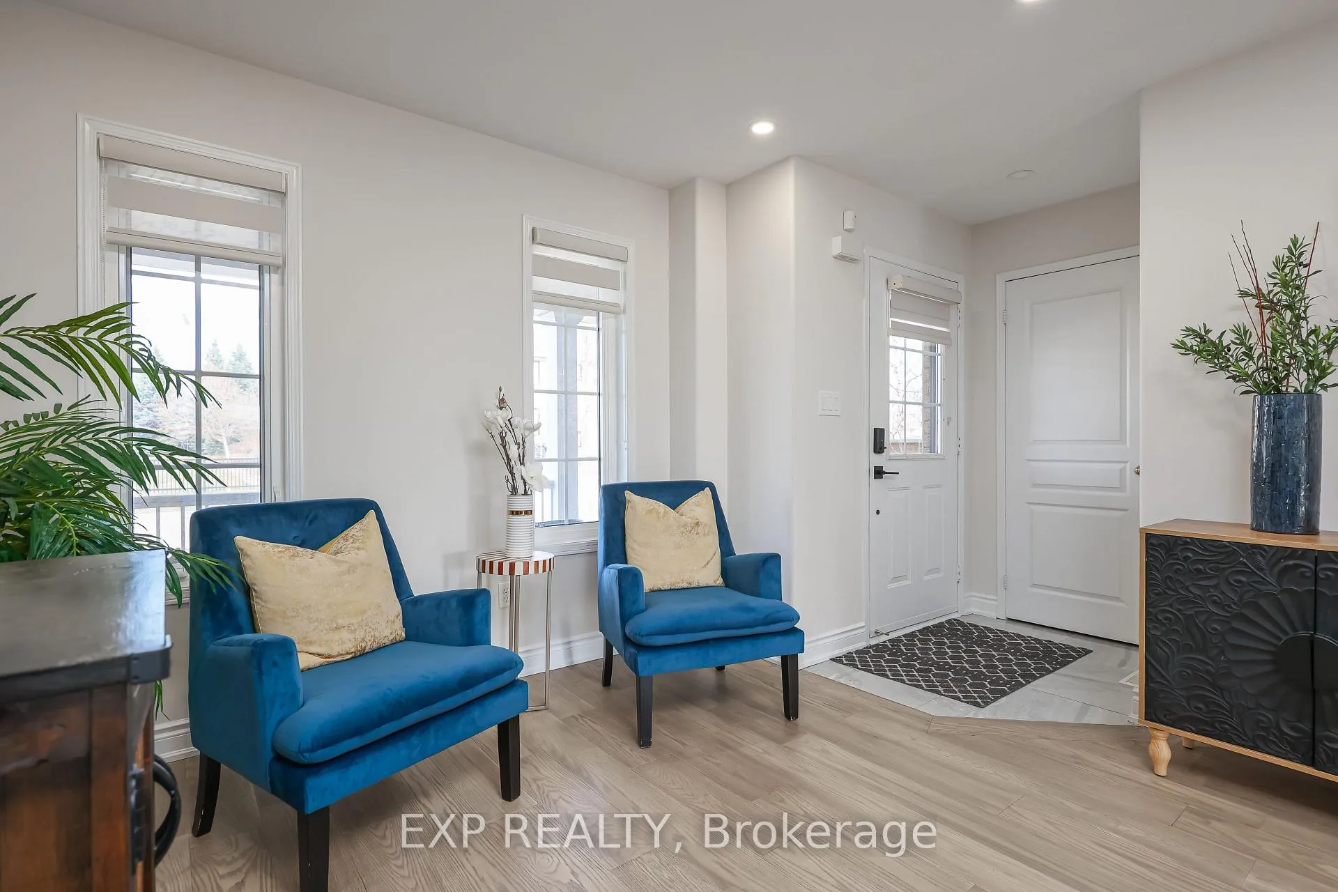Photo 4 of 2210 Fairmount Drive, Oakville, Westmount — HOMEH