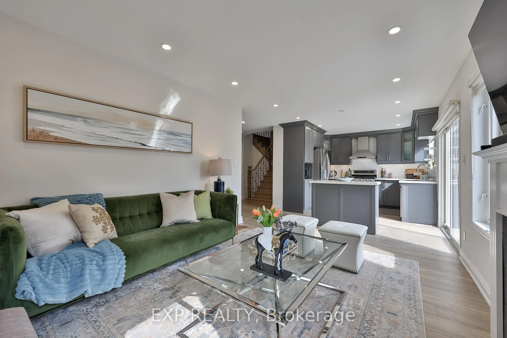 Photo 12 of 2210 Fairmount Drive, Oakville, Westmount — HOMEH