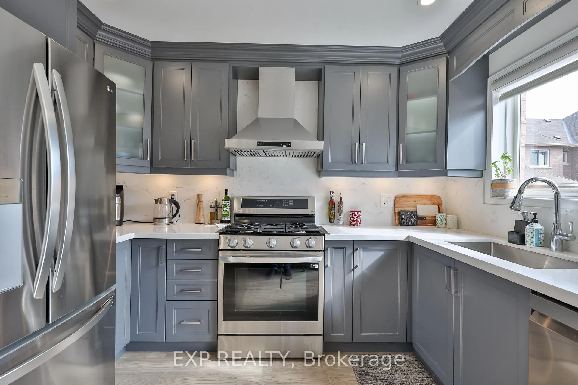 Photo 16 of 2210 Fairmount Drive, Oakville, Westmount — HOMEH