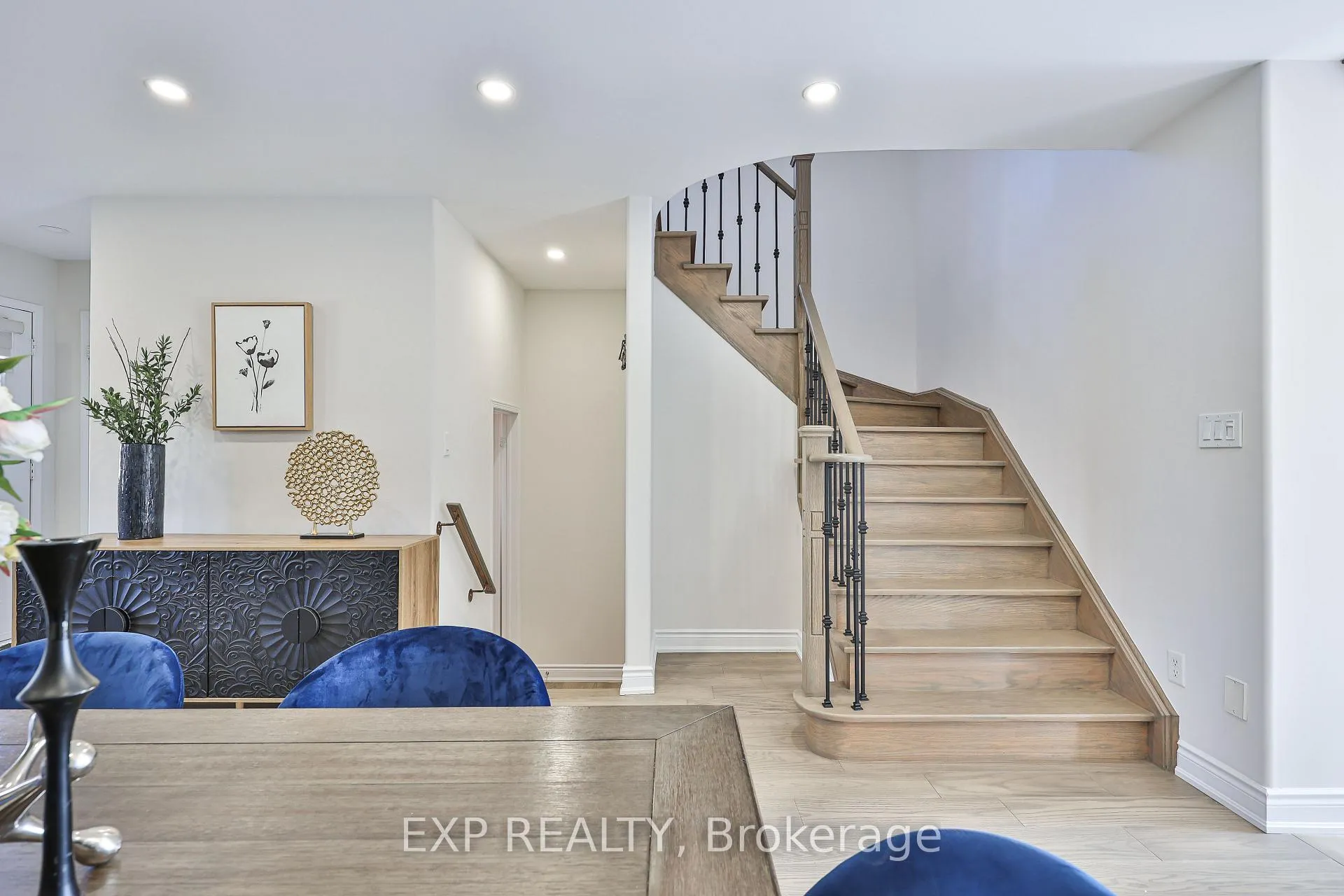 Photo 20 of 2210 Fairmount Drive, Oakville, Westmount — HOMEH
