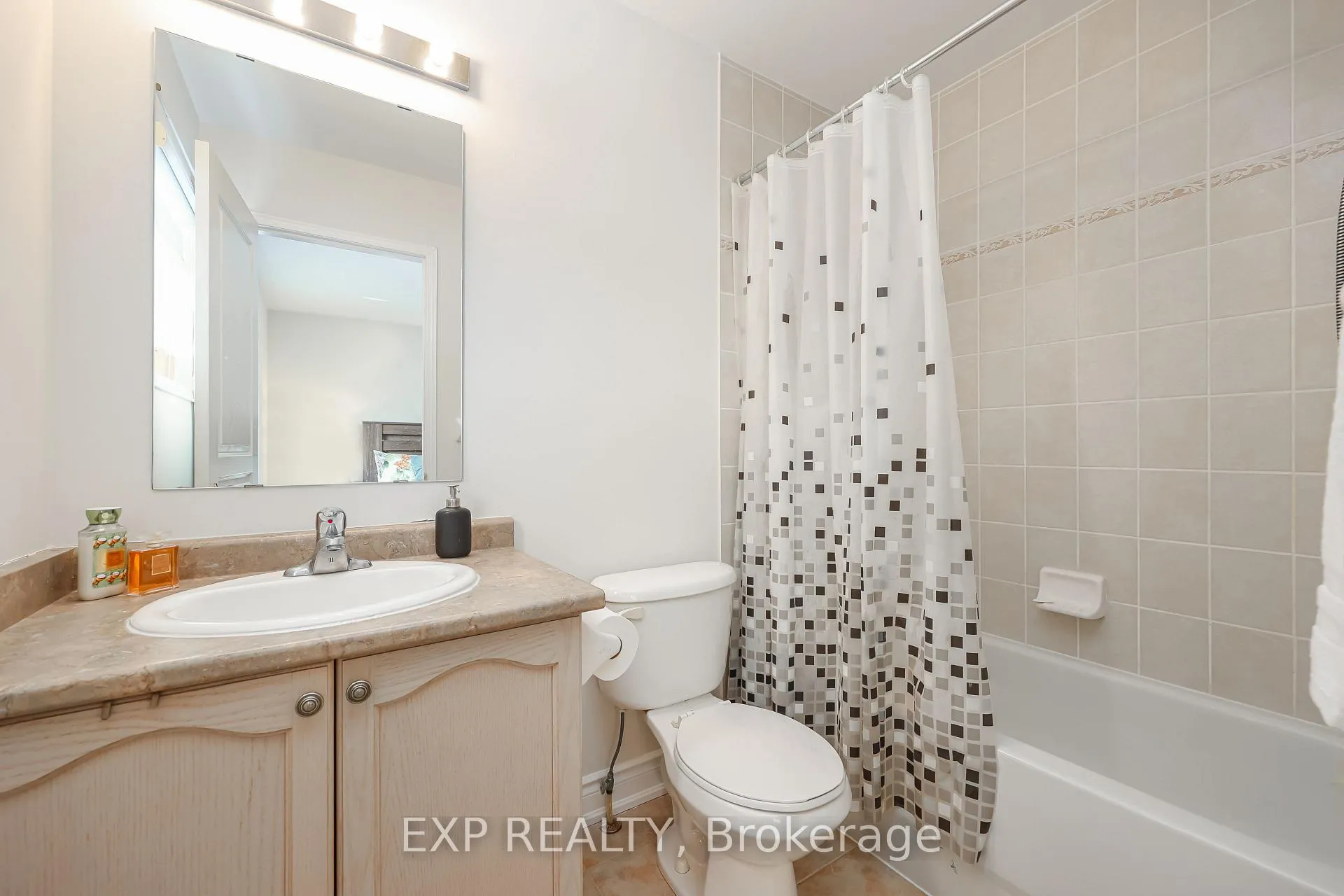 Photo 25 of 2210 Fairmount Drive, Oakville, Westmount — HOMEH