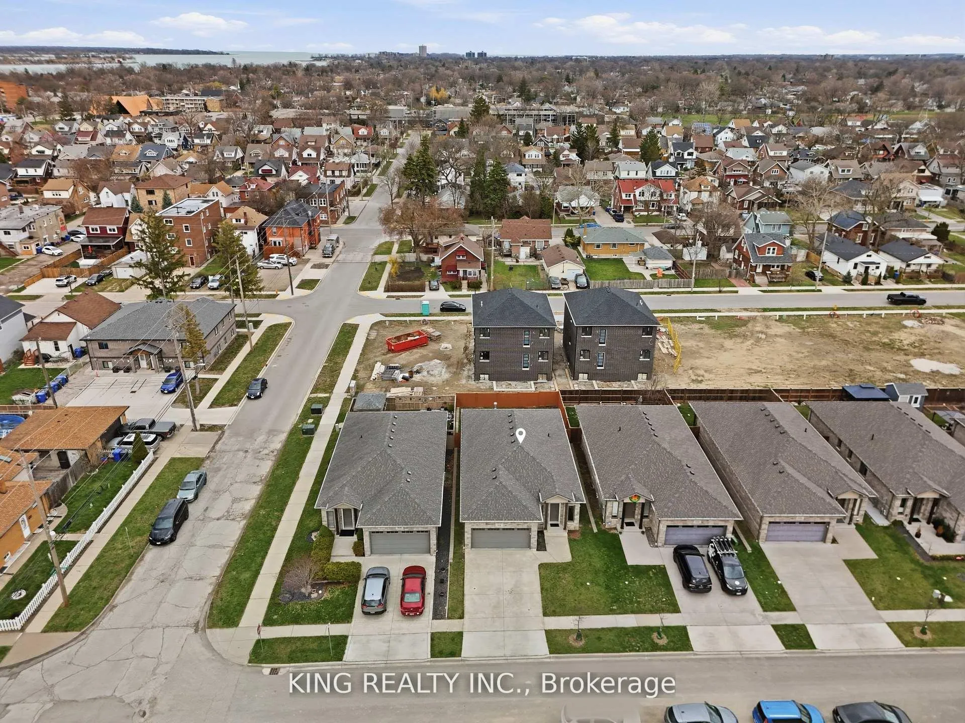 Photo 2 of 914 Ellrose Avenue, Windsor — HOMEH