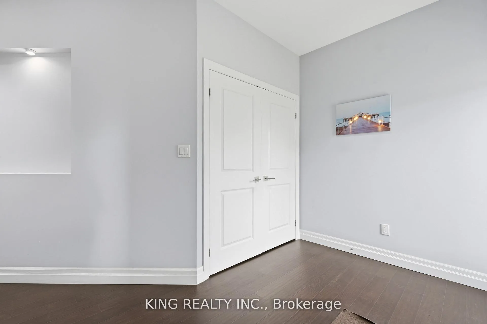 Photo 10 of 914 Ellrose Avenue, Windsor — HOMEH