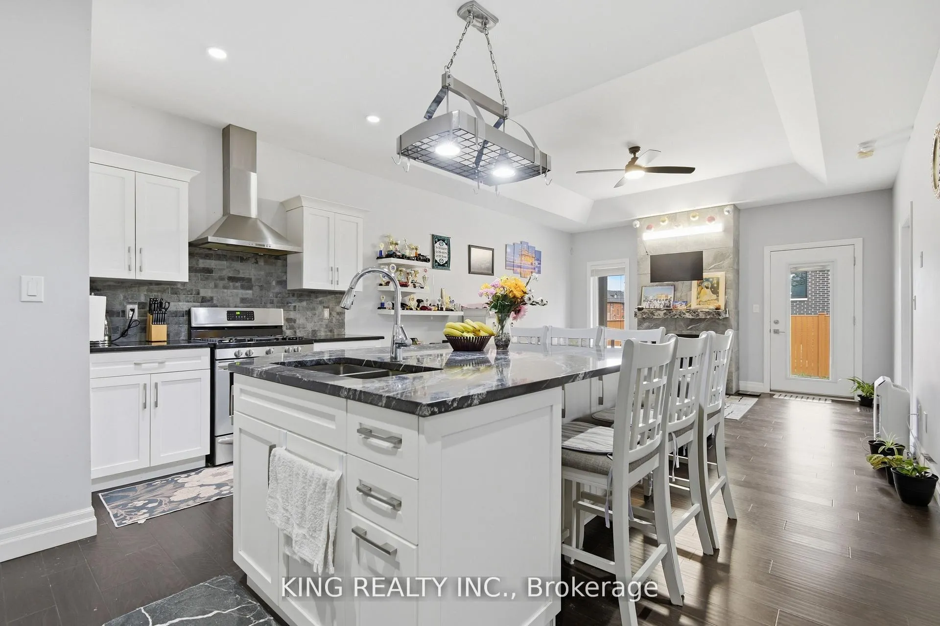 Photo 17 of 914 Ellrose Avenue, Windsor — HOMEH