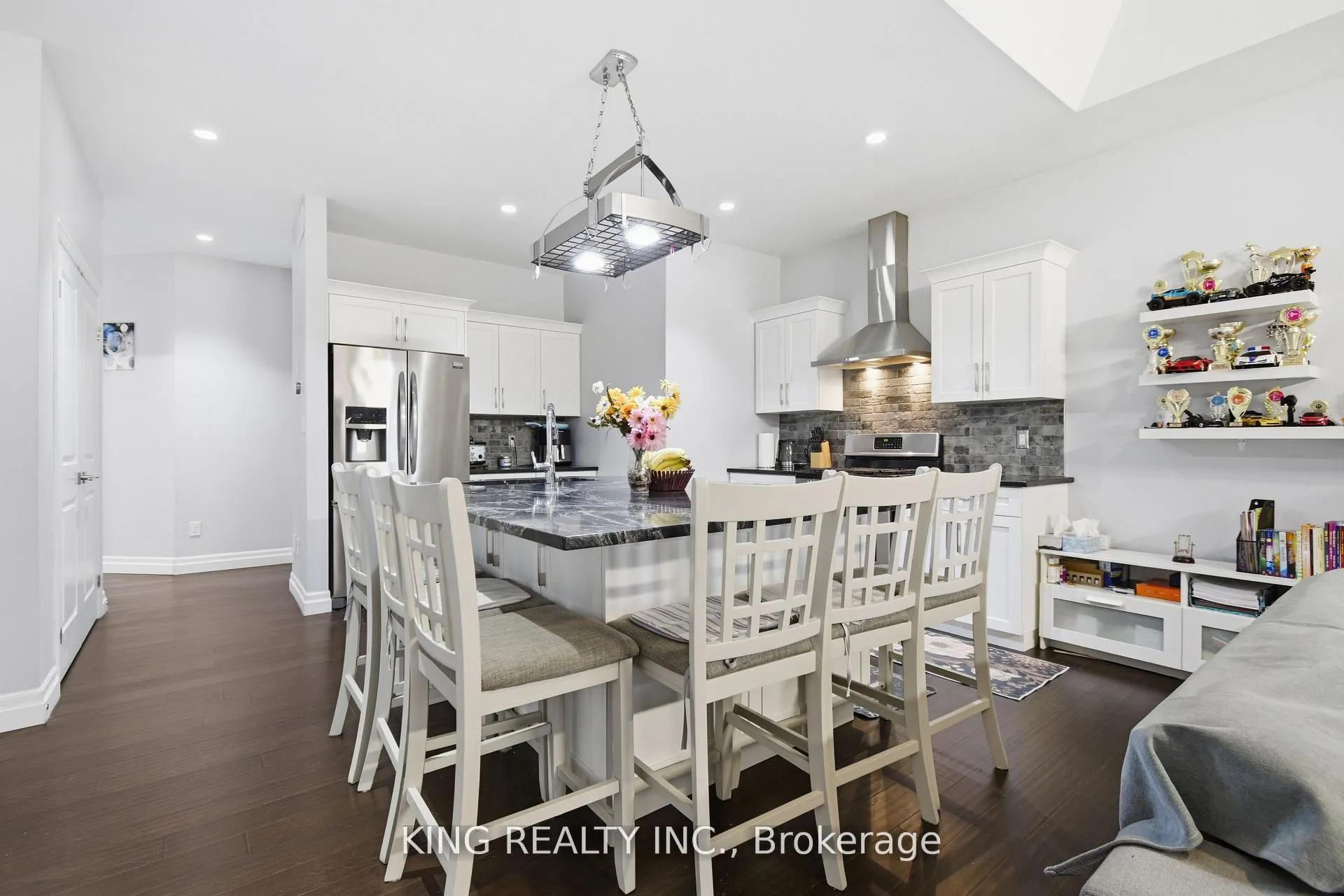 Photo 19 of 914 Ellrose Avenue, Windsor — HOMEH
