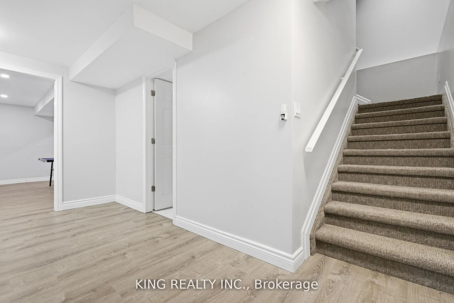 Photo 30 of 914 Ellrose Avenue, Windsor — HOMEH