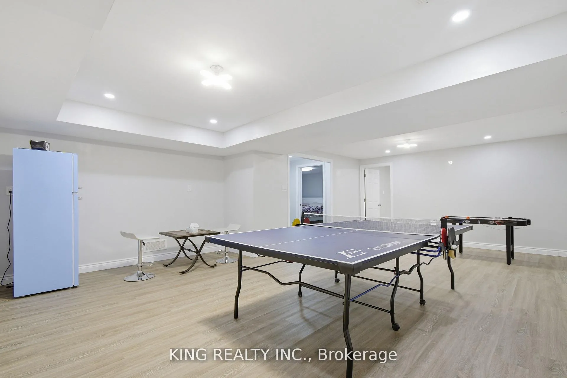 Photo 36 of 914 Ellrose Avenue, Windsor — HOMEH