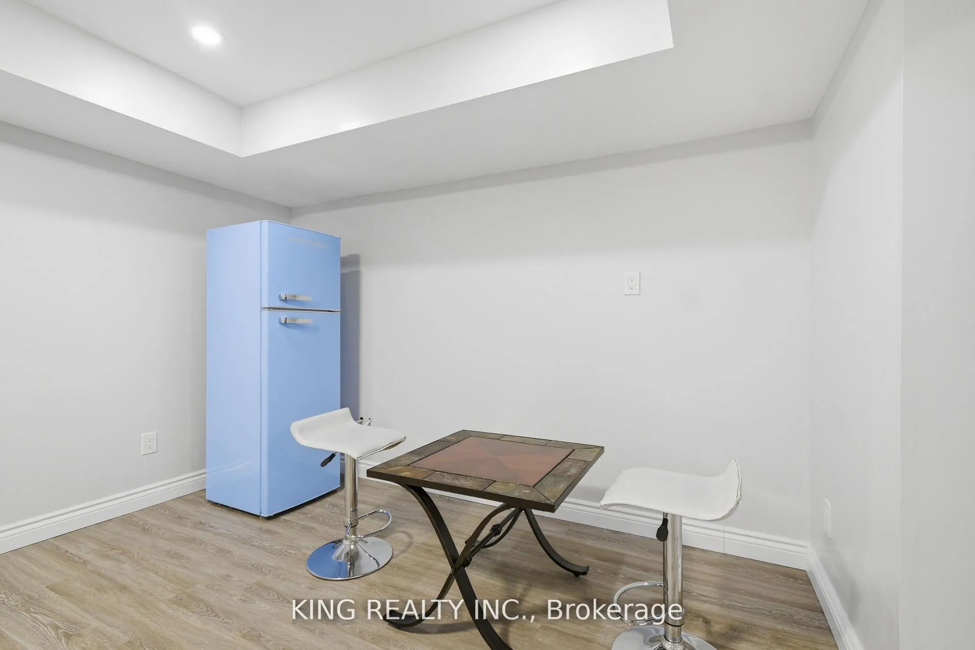 Photo 39 of 914 Ellrose Avenue, Windsor — HOMEH