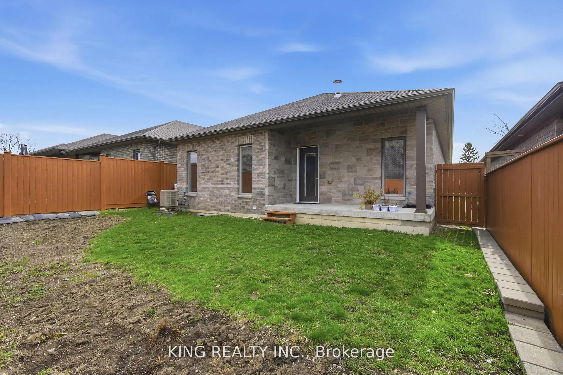 Photo 41 of 914 Ellrose Avenue, Windsor — HOMEH