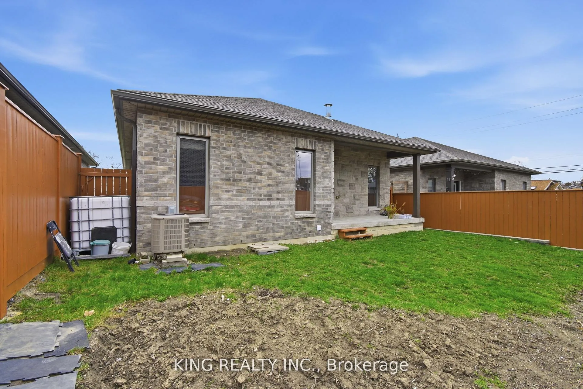 Photo 42 of 914 Ellrose Avenue, Windsor — HOMEH