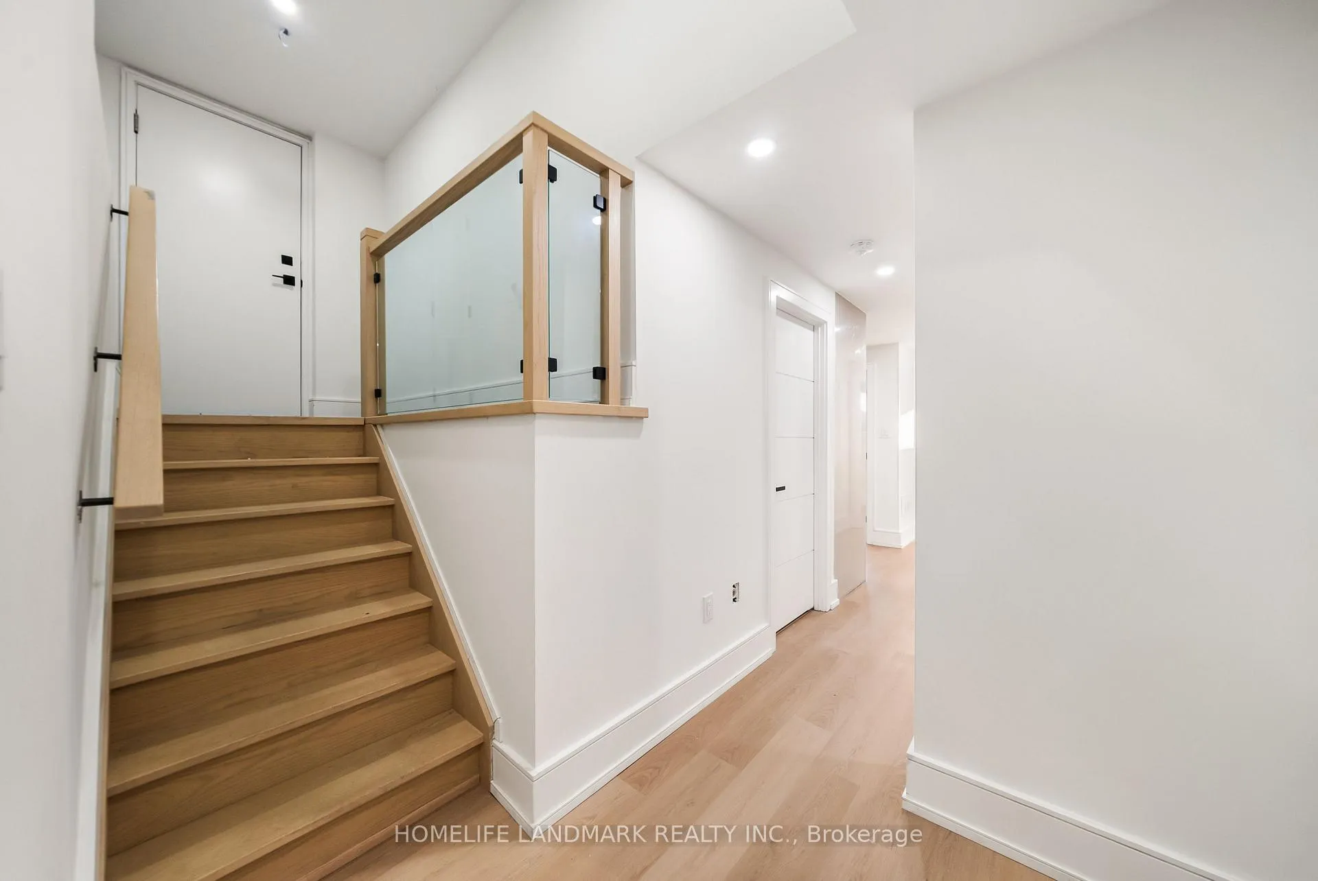 Photo 35 of 70 Granger Avenue, Scarborough, Kennedy Park — HOMEH