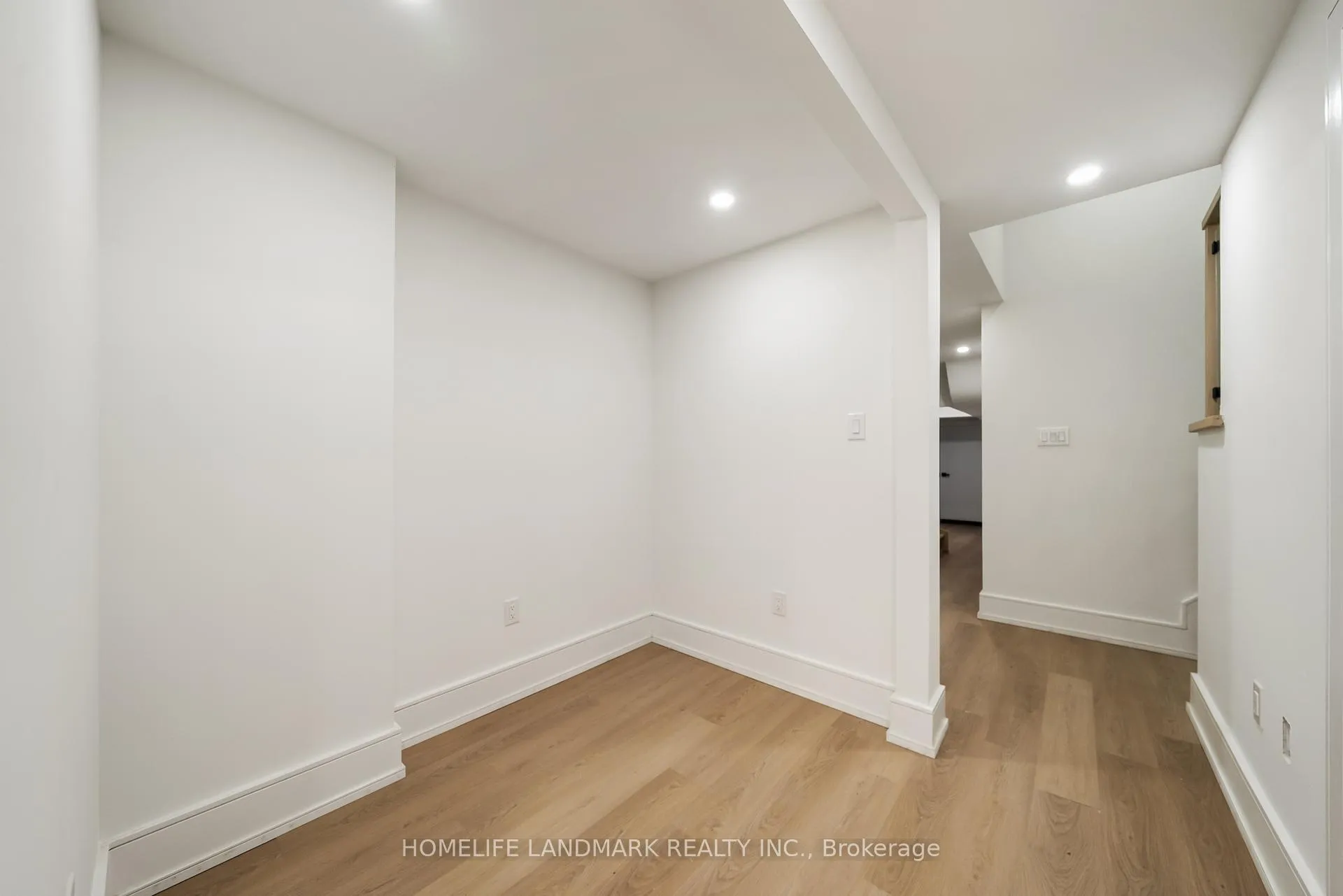 Photo 37 of 70 Granger Avenue, Scarborough, Kennedy Park — HOMEH
