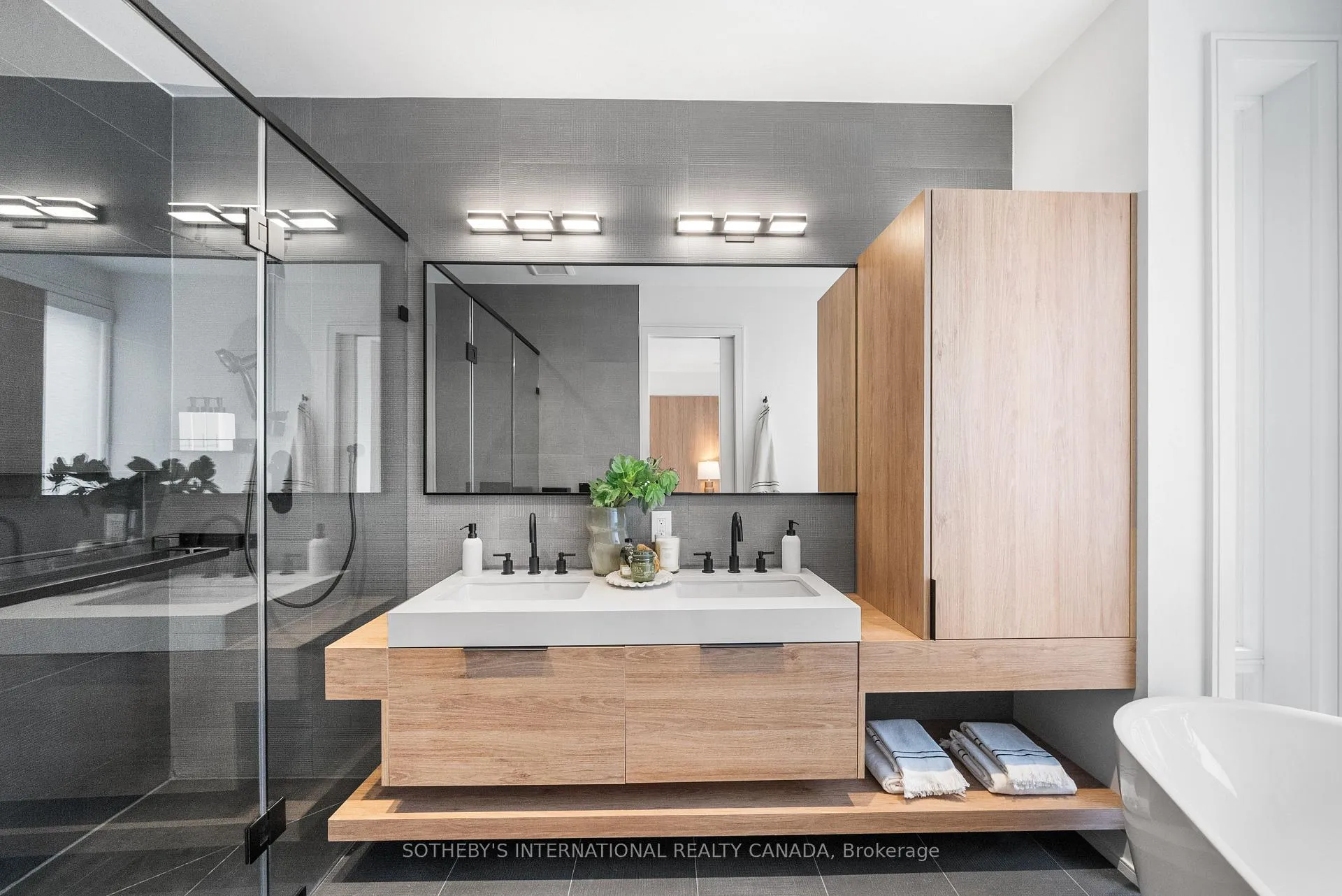 Photo 23 of 83 Virginia Avenue, Toronto, Danforth Village-East York — HOMEH