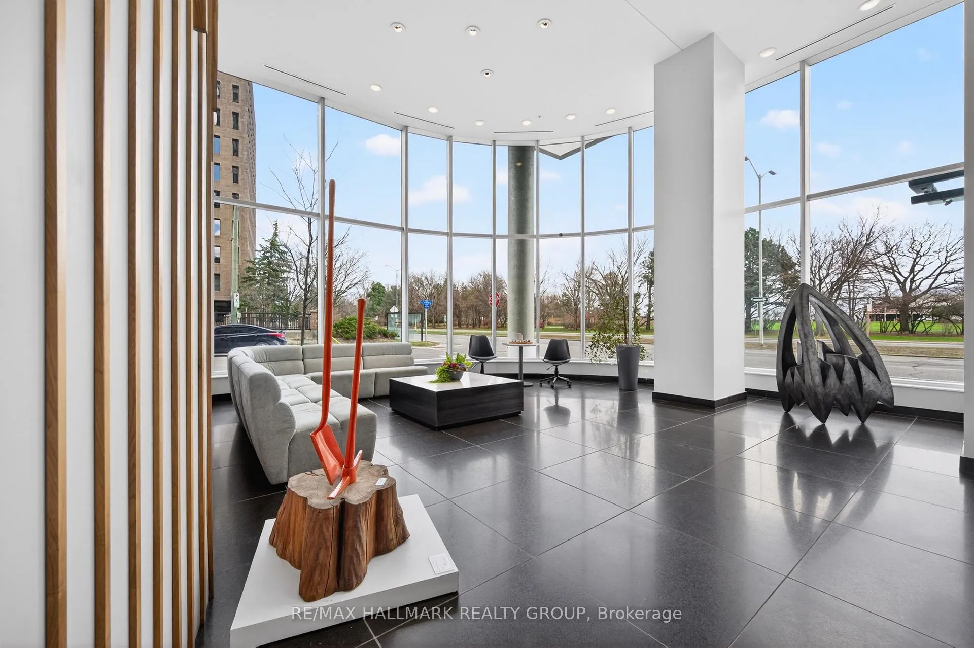Photo 2 of Unit 3003, 805 Carling Avenue, Ottawa, West Centre Town — HOMEH