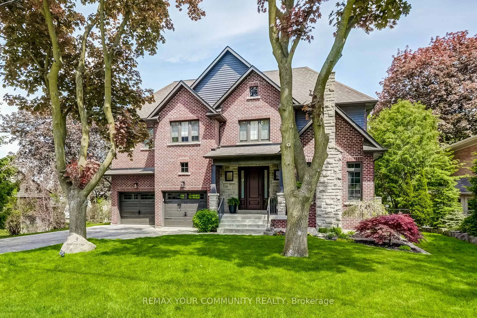 Photo 2 of 3 Strathroy Crescent, Markham, Old Markham Village — HOMEH