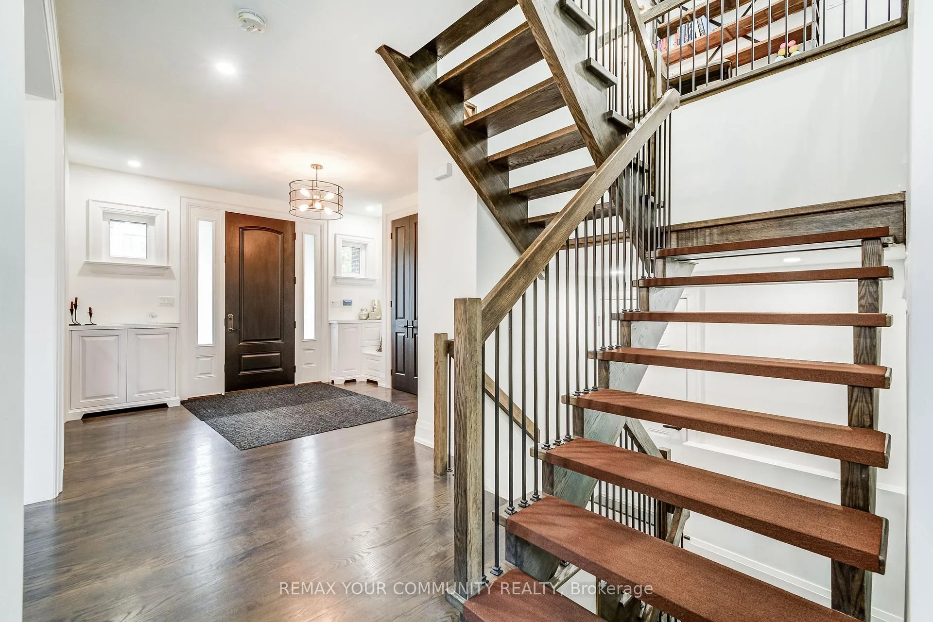 Photo 9 of 3 Strathroy Crescent, Markham, Old Markham Village — HOMEH