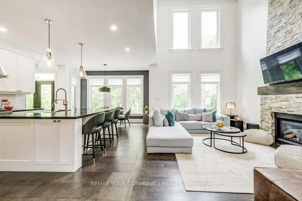 Photo 10 of 3 Strathroy Crescent, Markham, Old Markham Village — HOMEH