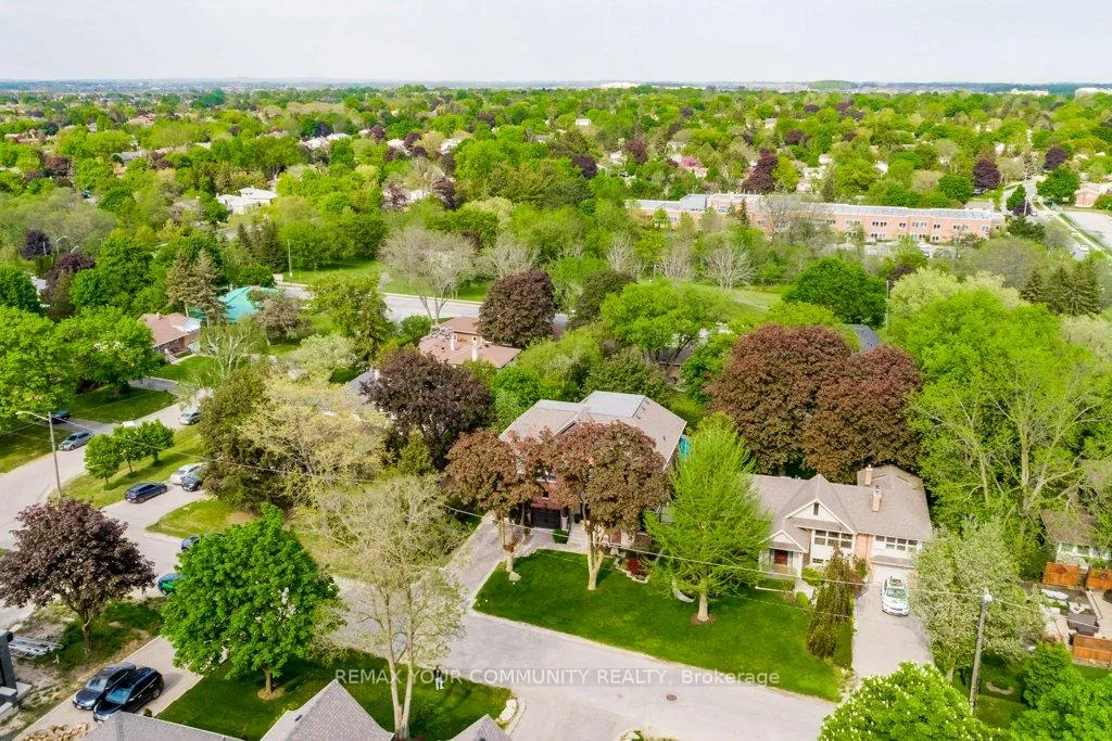 Photo 39 of 3 Strathroy Crescent, Markham, Old Markham Village — HOMEH