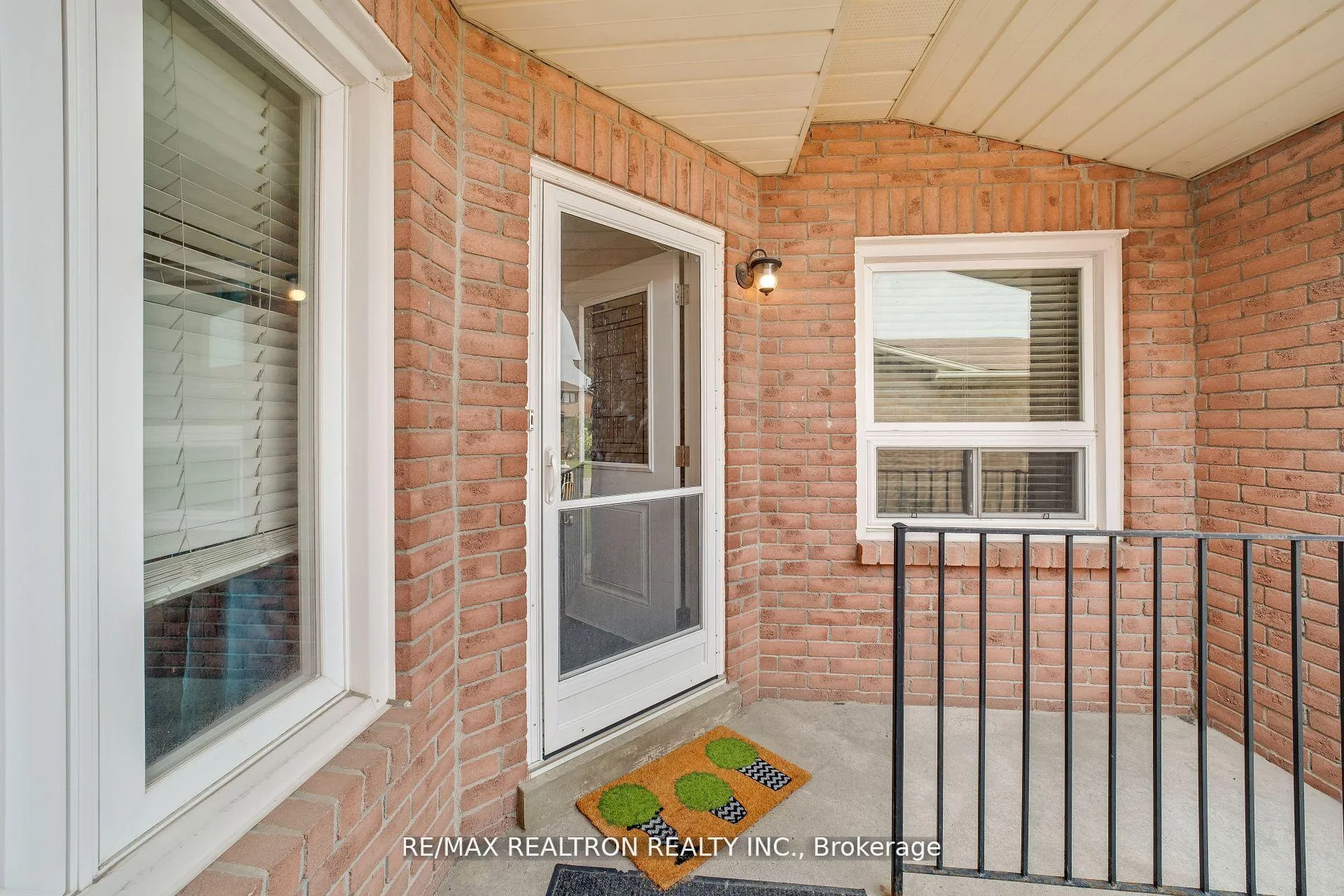 Photo 7 of 1632 Fairfield Crescent, Pickering, Village East — HOMEH