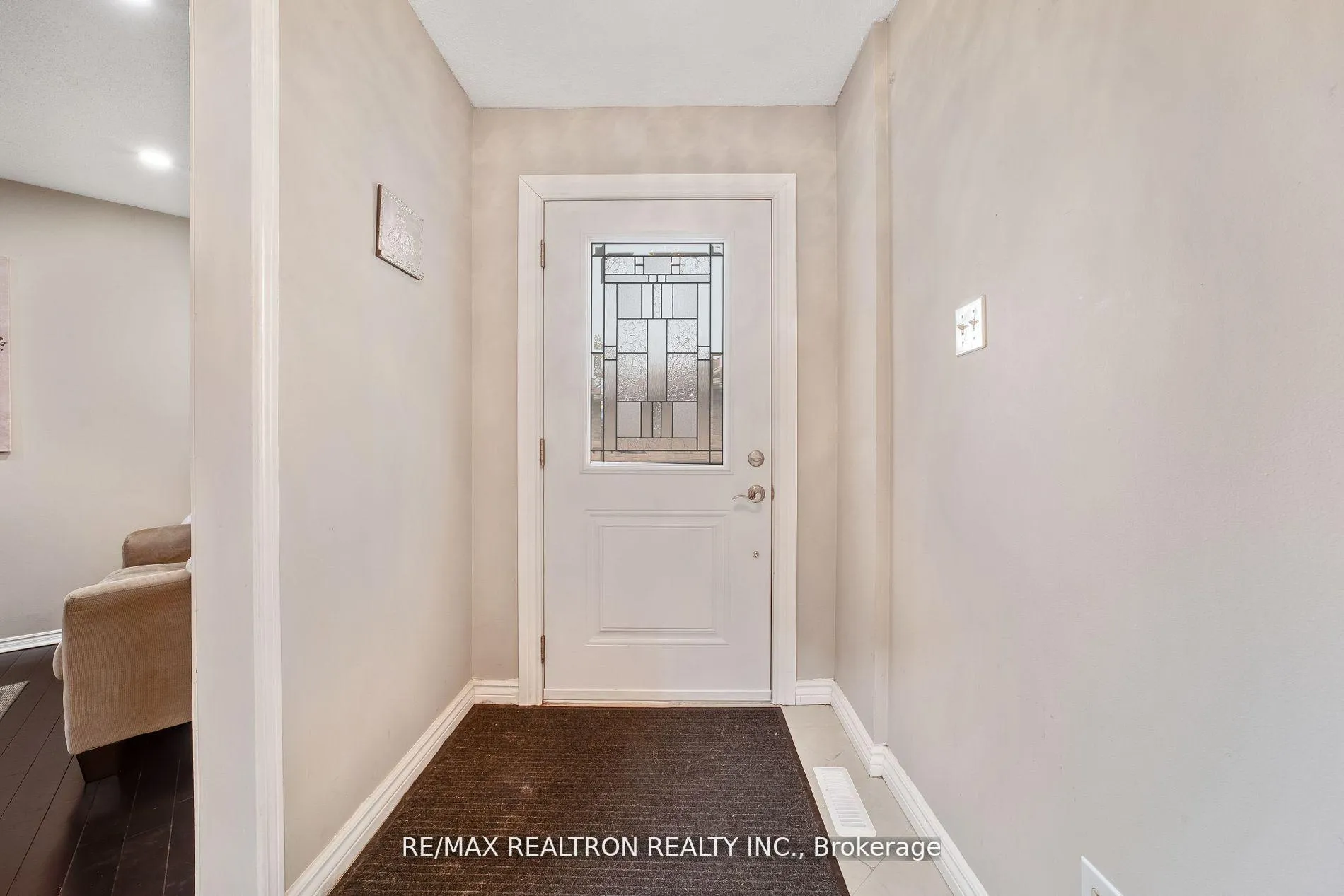 Photo 8 of 1632 Fairfield Crescent, Pickering, Village East — HOMEH